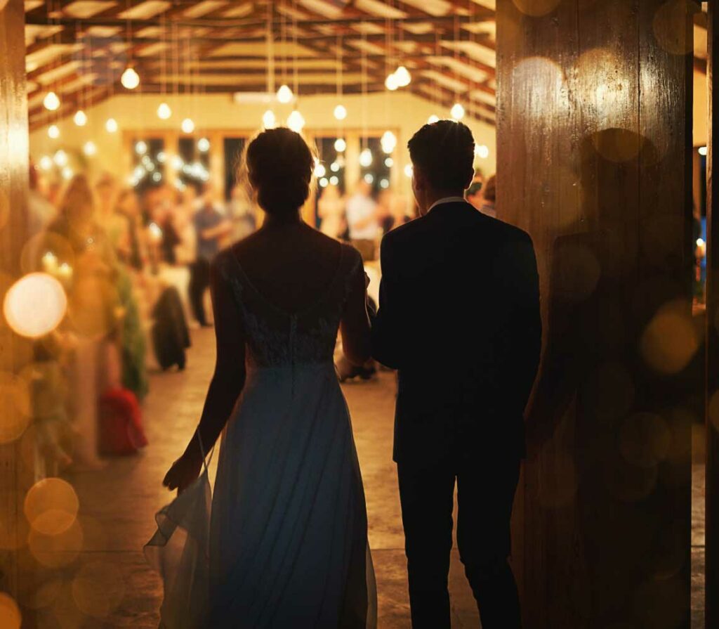 Discover barn venues near me for weddings: rustic charm, outdoor reception sites, and unique wedding locations
